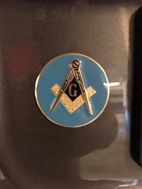 Masonic symbol pin